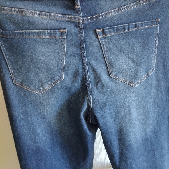 Nichole Miller SOHO high Rise Boot cut Jeans - Picture 6 of 6